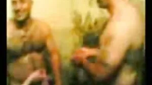 Bossy Blonde Stepmom koleksi video lucah budak sekolah mengarahkan Chap untuk Jilat