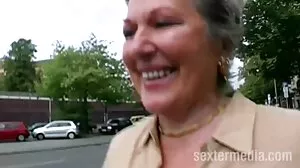 Anak tiri mengambil kesempatan untuk bercinta awek melayu video lucah dengan ibu tirinya