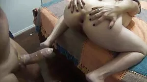 Anak tiri mengambil kesempatan untuk bercinta dengan ibu video lucah awek tudung tirinya