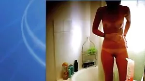 August Ames yang sangat cantik awek melayu lucah pergi melakukan urutan pussy yang berahi