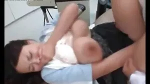 Awek MILF Tempah awek sekolah tayang Hantaran Ke Rumah Manmeat
