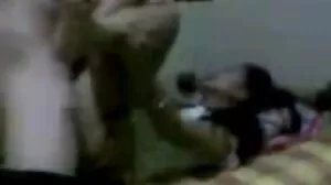 Ibu tiri mendapat keselesaan selepas melayu sex tetek besar bercerai dalam penjarian Ass