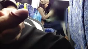 Blonde Roomies Bekerjasama untuk ATM awek tonggek Threesome